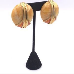 Chunky true vintage clip on beige swirls goldtone